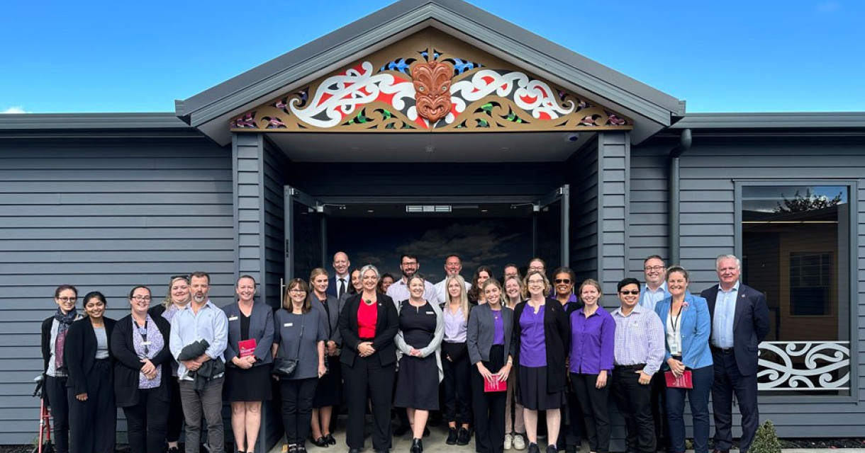 Te Kohao Staff outside the clinic at official opening for web